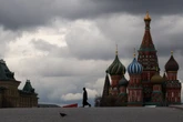1 minuto faQualcosa si è incrinato in RussiaLe critiche contro Putin stanno diventando più frequenti e i suoi tassi di approvazione ufficiali sono in calo: è strano, ma non abbastanza