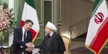 L’Italia ha sempre cercato di tenersi buono l’IranÈ uno dei motivi delle dichiarazioni goffe del governo, che vorrebbe restare amico anche di Israele e di Trump