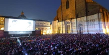 Il festival di Bologna che ha creato un pubblico per i film vecchi e sconosciutiDa quasi quarant'anni “Il Cinema Ritrovato” proietta per la città pellicole che si pensavano perse, restaurate o di classici dimenticati