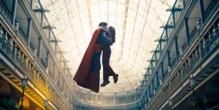 5 minuti faCon il nuovo “Superman” la DC vuole fare come la MarvelHa preso il regista di un film spassoso come “Guardiani della Galassia” per abbandonare i toni e le storie cupe dei film precedenti