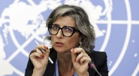 1 minuto faLe sanzioni degli Stati Uniti contro la relatrice dell’ONU Francesca AlbaneseÈ una delle critiche più note dei crimini commessi da Israele nella Striscia di Gaza, e c’entra un rapporto sulle aziende che sostengono l’esercito israeliano
