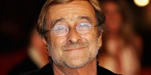 2 minuti faUna canzone di Lucio Dalla, di nuovoMa noi guardiamo il bicchiere mezzo pieno, facendo finta