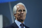 3 minuti faVita e incarichi di Giovanni MalagòIn breve, anche se meriterebbe un libro intero: dopo essere stato presidente del CONI, ora lo è diventato della Federcalcio