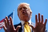 pochi secondi faLe aziende tecnologiche hanno convinto Trump a non regolare di più le AI, per oraStava per firmare un ordine esecutivo che rivedeva il precedente approccio liberista, ma alla fine è stato dissuaso