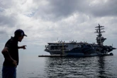 3 minuti faGli Stati Uniti hanno posizionato la portaerei Nimitz nel mar dei Caraibi, minacciando Cuba