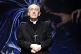 3 minuti faÈ morto il cardinale Camillo RuiniPer sedici anni fu il capo dell'assemblea dei vescovi italiani, la CEI, intervenendo spesso nel dibattito politico per opporsi ai governi di centrosinistra di Romano Prodi