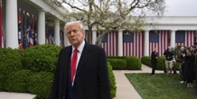 2 minuti faCom’è che Trump ha cambiato idea su PutinIn parte si è sentito umiliato dalle sue continue resistenze, ma c'entra anche un buon lavoro diplomatico dell'Europa e della NATO