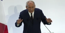4 minuti faIl primo ministro francese ha proposto di abolire due giorni festiviPer ridurre il debito pubblico del paese entro il 2026