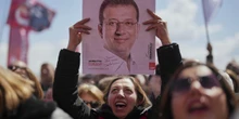 2 minuti faL’ex sindaco di Istanbul Ekrem Imamoglu è stato condannato a un 1 anno e 8 mesi di carcere per insulti e minacce a pubblico ufficiale