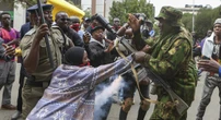 Le proteste in Kenya per la morte di un uomo in arrestoAlbert Ojwang criticava le forze dell'ordine sul suo blog: prima la polizia ha detto che aveva «sbattuto la testa», poi ha ammesso che non era vero
