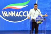 pochi secondi faNella Lega c’è chi invita a non fare «demagogia spicciola» sui migrantiIl ministro dell'Istruzione Giuseppe Valditara ha commentato così la retorica di Vannacci, che però è la stessa usata dalla Lega in passato