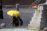 3 minuti faInizia un’altra ondata di caloreSi prolungherà e si intensificherà la prossima settimana, con temperature che dovrebbero sfiorare i 40 °C, ma al Sud dovrebbe andare un po' meglio