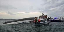 4 minuti faPiù di 30 persone sono morte nel ribaltamento di una barca per turisti in Vietnam