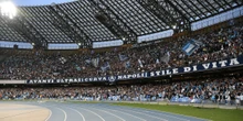 1 minuto faAl presidente del Napoli fa schifo lo stadio del NapoliPer l’ennesima volta Aurelio De Laurentis si è lamentato dell’impossibilità di costruirne uno nuovo perché il comune vuole ristrutturare il Maradona