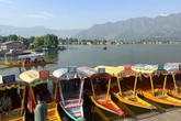 Nel Kashmir senza turisti restano solo i militariDopo l’attentato di aprile e gli scontri tra India e Pakistan a maggio, è un po’ come se a Rimini ci fossero solo soldati
