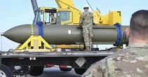 Cosa sono le bombe “bunker buster”A Israele servirebbero per raggiungere gli impianti nucleari più protetti dell’Iran: gli Stati Uniti le hanno, e stanno valutando di usarle