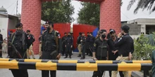 Più di 200 persone detenute sono evase da un carcere nel sud del Pakistan durante un terremoto