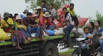 1 minuto faFra Cambogia e Thailandia ci sono 180mila sfollatiNel terzo giorno di scontri le aree interessate sono più ampie, molte persone hanno dovuto lasciare la loro case e 32 sono morte