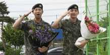 Altri due cantanti della band sudcoreana BTS hanno finito il servizio militare, e si fa più vicino il ritorno del gruppo