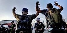 Trump ha inviato 700 marines a Los Angeles, dopo quattro giorni di protesteCon una decisione del tutto sproporzionata che rischia di alimentare gli scontri