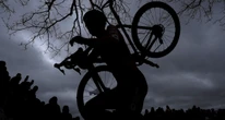 3 minuti faAlle Olimpiadi invernali del 2030 ci saranno corsa e ciclismo?Anche se non si fanno quasi mai sulla neve, ci sono buone possibilità che la corsa campestre e il ciclocross diventino olimpici