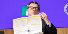 pochi secondi faLa legge di bilancio in dieci puntiIn parlamento probabilmente cambierà, ma intanto capiamo le misure approvate dal governo, e come sono state finanziate