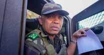 pochi secondi faMichael Randrianirina è il nuovo presidente del MadagascarÈ un colonnello dell'esercito: ha prestato giuramento oggi, dopo diverse settimane di proteste