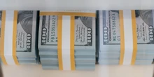 Il peggiore inizio dell’anno per il dollaro in oltre cinquant’anniDa gennaio a giugno il suo valore è sceso di quasi l'11 per cento: e sì, c'entrano i dazi e il caos delle decisioni di Trump