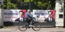 Secondo gli exit poll i due candidati alle presidenziali in Polonia sono quasi pariÈ in leggero vantaggio quello del governo, Rafał Trzaskowski: la sua vittoria potrebbe sbloccare uno stallo politico che va avanti da anni