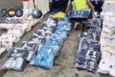 3 minuti faIn Spagna sono state scoperte oltre 66mila maglie di calcio contraffatte da vendere durante i Mondiali: 95 persone sono state fermate