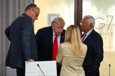 1 minuto faAl G7 i leader europei cercano di tenersi buono TrumpDopo mesi di grossi screzi si stanno mostrando più disponibili a dialogare, tra sorrisi e battute