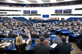 4 minuti faIl Parlamento Europeo ha approvato il nuovo regolamento sui rimpatri, che permetterà di creare centri di detenzione fuori dall’Unione