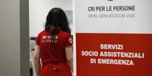 Tre persone accusate di aver maltrattato i pazienti di un centro gestito dalla Croce Rossa a Roma sono state condannate, un’altra assolta