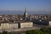 16 ore faPerché a Torino affitti e prezzi delle case sono rimasti così bassiSicuramente rispetto a Milano, a meno di un’ora in treno, ma anche alle altre grandi città italiane