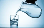 4 minuti faRistoranti e hotel possono rifiutarsi di servire acqua del rubinetto ai clientiAlmeno in Italia, dove la Cassazione ha respinto il ricorso di una turista a cui era stata negata: in altri paesi non è così