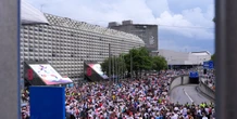 1 minuto faGli Europei femminili sono andati molto bene, dentro e fuori gli stadiLa maggior parte delle partite ha fatto il tutto esaurito, e anche in televisione i numeri sono stati ottimi