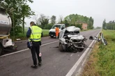 3 minuti faA Modena tre persone sono morte in un incidente tra una macchina e un autocarro, e due sono gravemente ferite