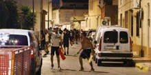 1 minuto faDue notti di violenze xenofobe in SpagnaÈ successo a Torre Pacheco, nel sud-est del paese, dove dei gruppi di estrema destra hanno attaccato alcune persone di origine straniera