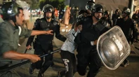 1 minuto faLa forte repressione delle proteste in MaroccoCentinaia di persone sono state arrestate, tra cui decine di minori: alcuni manifestanti hanno già ricevuto condanne molto pesanti
