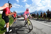 4 minuti faJonas Vingegaard ha vinto il Giro d’ItaliaCon un largo vantaggio su tutti gli altri, diventando l'ottavo ciclista nella storia a vincere almeno una volta i giri d'Italia, Francia e Spagna