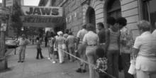 “Lo squalo” fu il primo blockbuster del cinema moderno50 anni dopo i film d'azione che sperano di avere lo stesso successo lo imitano ancora nella trama, nei personaggi o nelle strategie di distribuzione