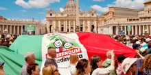 Quanto è davvero difficile ottenere la cittadinanza italianaIntanto non bastano 10 anni di residenza, e poi ci sono requisiti e procedure che generano molti disagi e situazioni paradossali