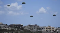 2 minuti faI lanci aerei di aiuti sulla Striscia servono a pocoSono inefficienti e costosi, possono creare problemi a terra e non servono a contrastare la malnutrizione