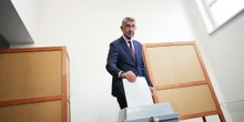 2 minuti faAlle elezioni in Cechia ha vinto la destra populistaOssia il partito dell'ex primo ministro Andrej Babiš, mentre è andata male la coalizione di governo di Petr Fiala
