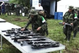pochi secondi faIn Colombia 99 guerriglieri hanno consegnato le proprie armi, grazie a un accordo con il governo del presidente uscente Petro