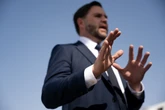 5 minuti faLe eccezionali critiche di JD Vance a IsraeleIl vicepresidente statunitense ha difeso l'accordo con l'Iran e messo in chiaro l'attuale deterioramento dei rapporti con Netanyahu
