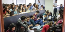 Le università non sanno dove mettere gli studenti di medicinaL’abolizione del test di ingresso gonfierà il numero di iscritti al primo semestre, e non c’è letteralmente spazio per tutti