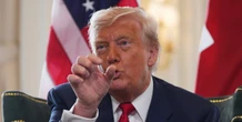 4 minuti faTrump ha annunciato nuovi dazi contro decine di paesiAlmeno per quelli che non avevano fatto un accordo nei giorni scorsi, come l'Unione Europea: entreranno in vigore il 7 agosto, e non oggi come previsto