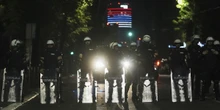 4 minuti faIn Serbia 6 persone sono state arrestate per il crollo di Novi Sad, da cui iniziarono le grandi proteste contro il governo