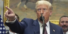 2 minuti faTrump ha detto che avvicinerà alla Russia due sottomarini nucleari dopo uno scambio di minacce con l’ex presidente russo Dmitry Medvedev